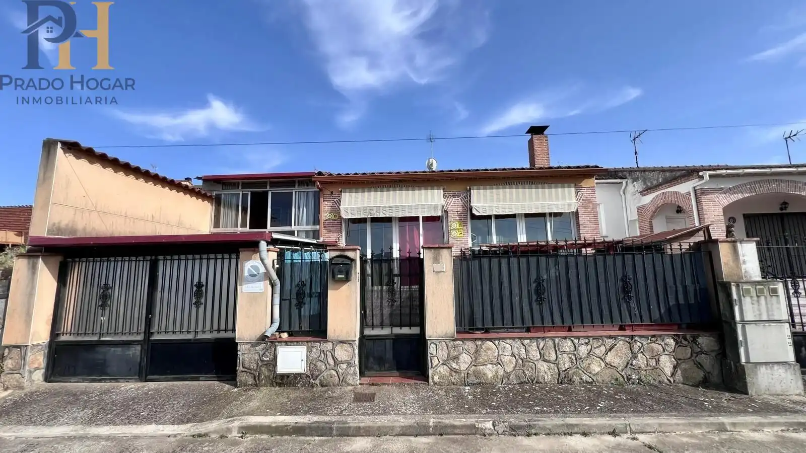 Vista exterior de Casa o chalet en venta en Cazalegas