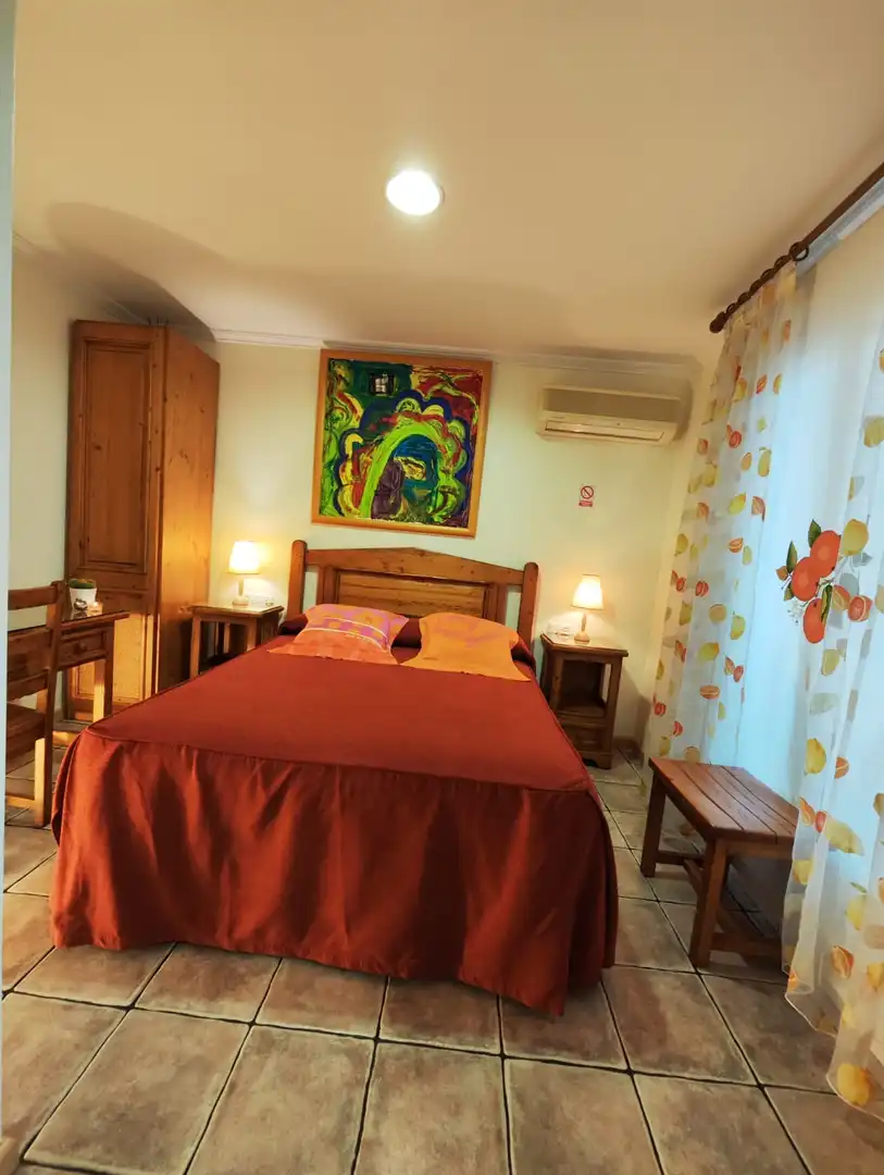 Habitación de Edificio en venta en Castillo de Locubín con Alarma