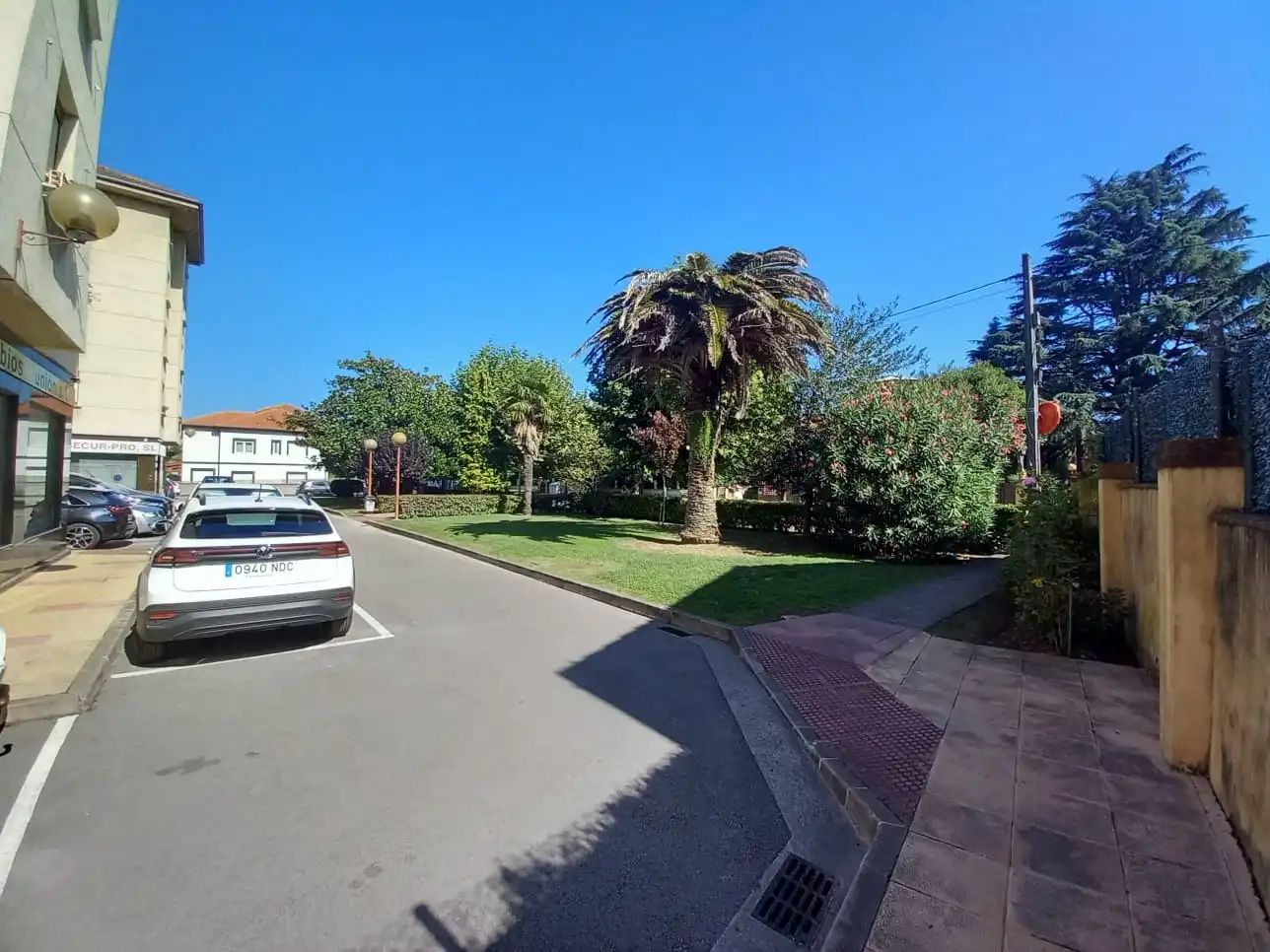 Vista exterior de Piso en venta en Torrelavega  con Calefacción, Jardín privado y Trastero