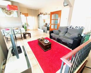 Sala d'estar de Casa adosada en venda en Cunit amb Aire condicionat, Calefacció i Jardí privat