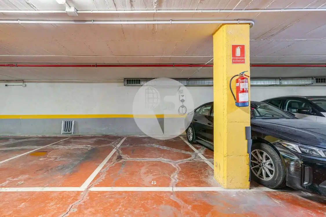 Aparcament de Planta baixa en venda en Barcelona amb Traster