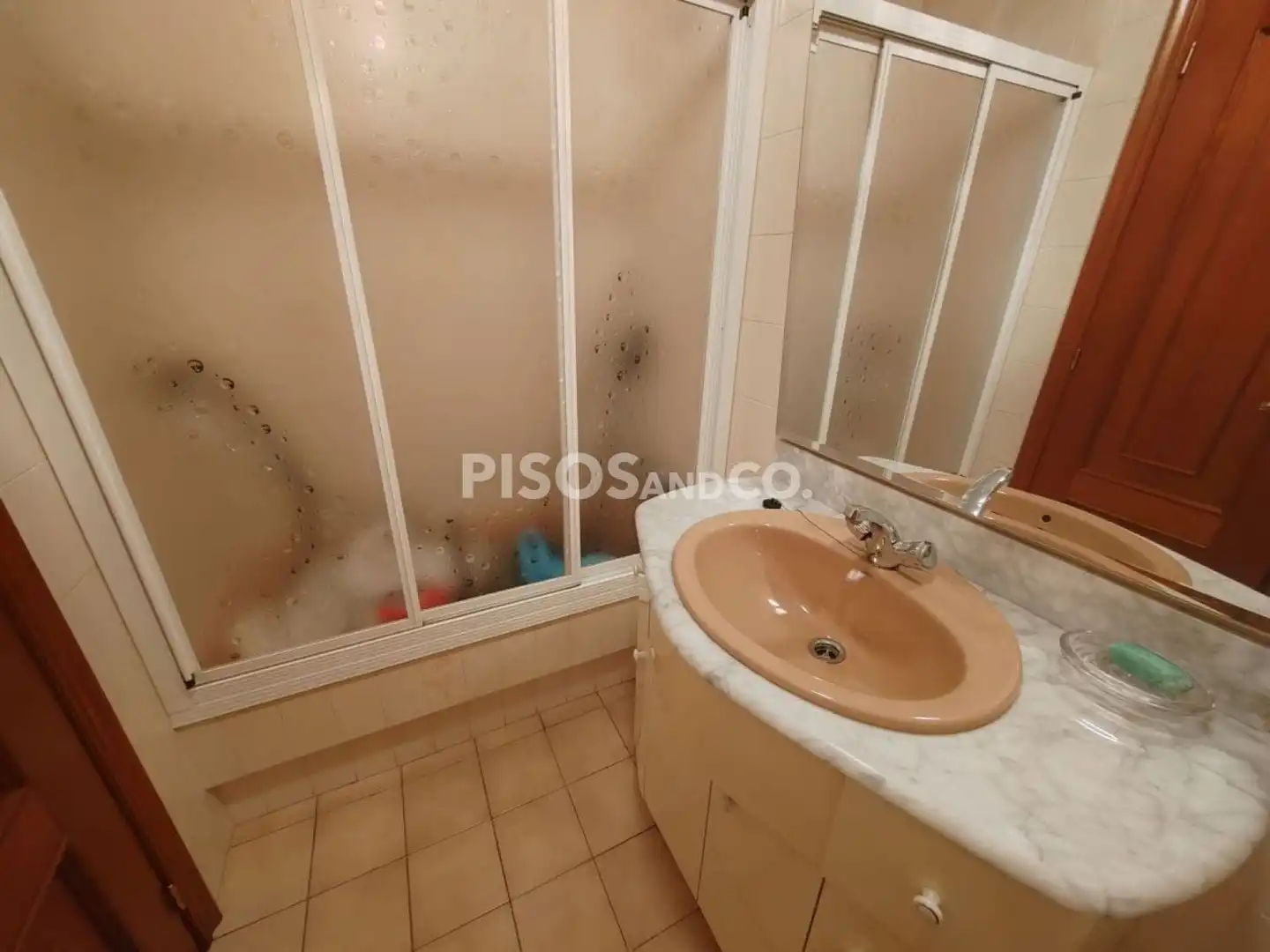 Baño de Piso en venta en A Coruña Capital  con Calefacción, Trastero y Amueblado