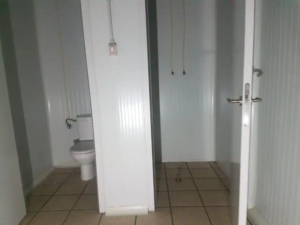 Baño de Nave industrial en venta en Cala