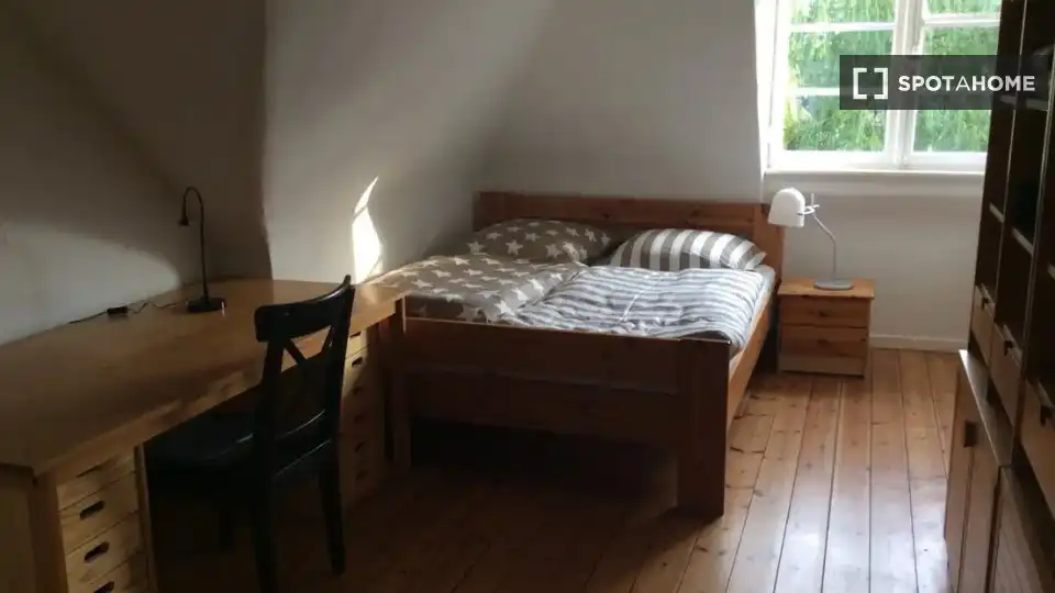 Habitación de Apartamento para compartir en Tamarite de Litera con Aire acondicionado, Terraza y Amueblado