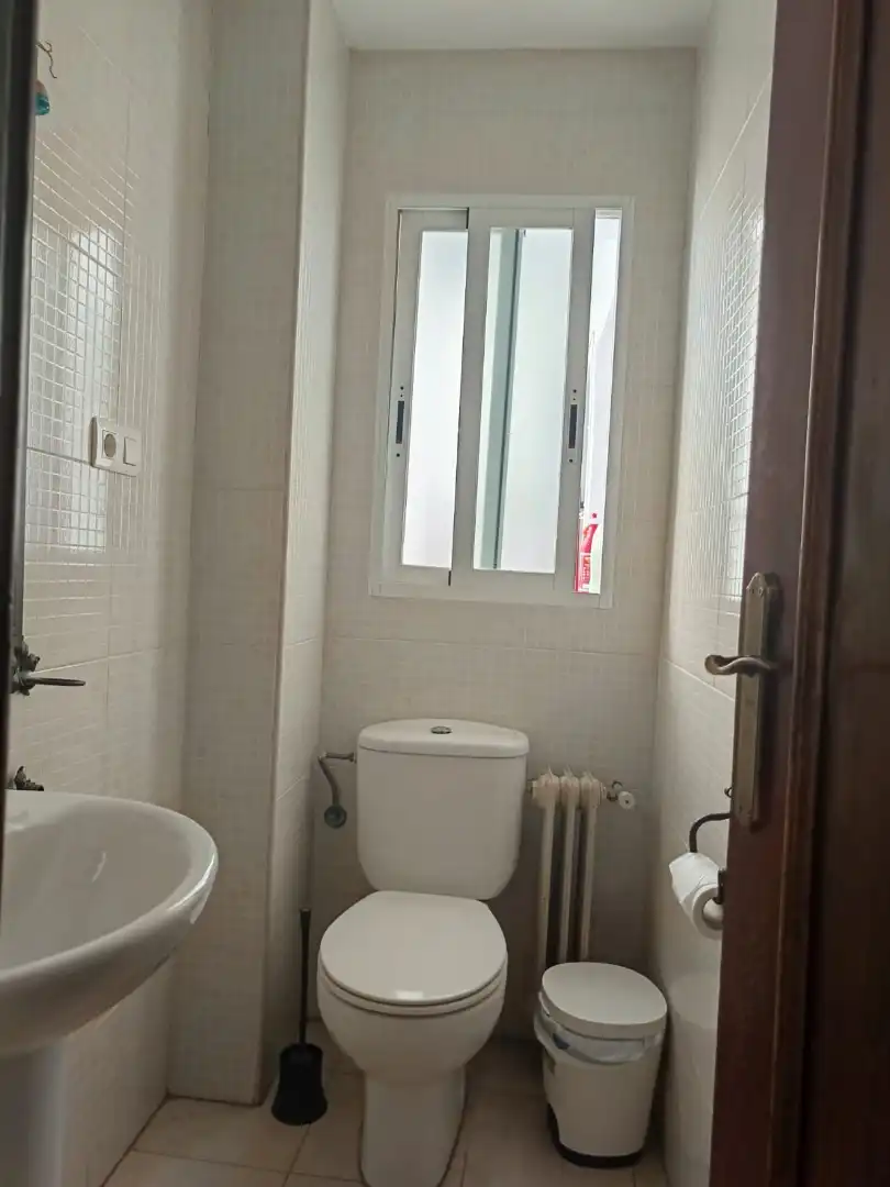 Bathroom of Attic for rent in Granada  with Air Conditioner, Heating and Terrace
