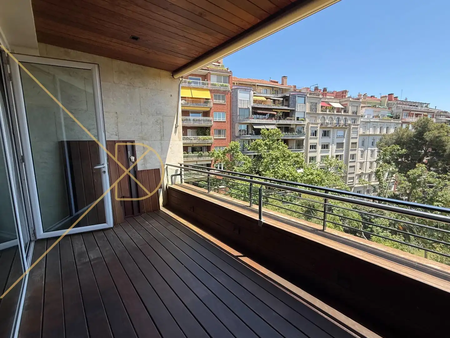 Terrasse von Dachboden zur Miete in Barcelona mit Klimaanlage, Heizung und Parkett