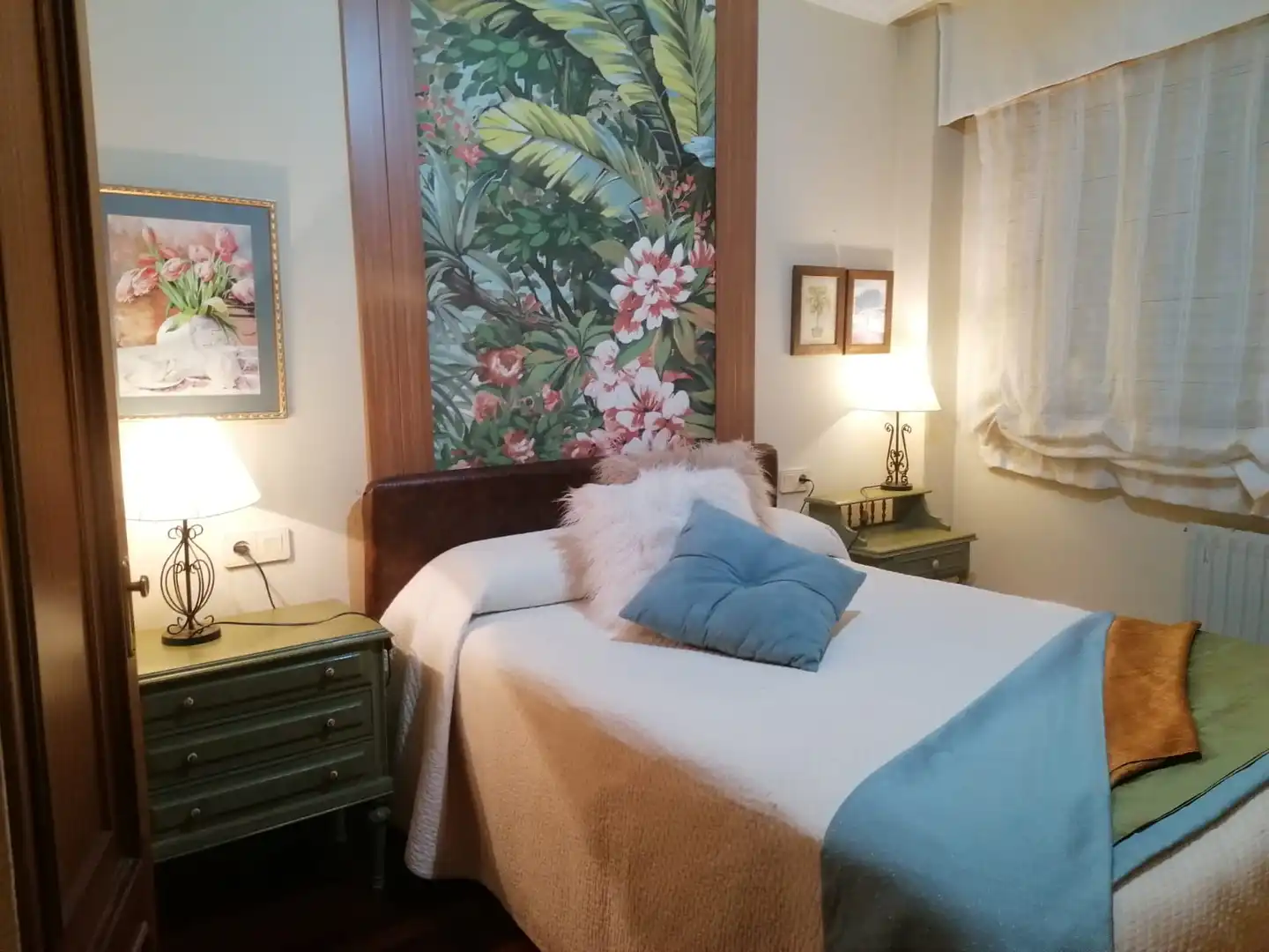 Schlafzimmer von Wohnungen zur Miete in Pontevedra Capital  mit Abstellraum, Möbliert und Ofen