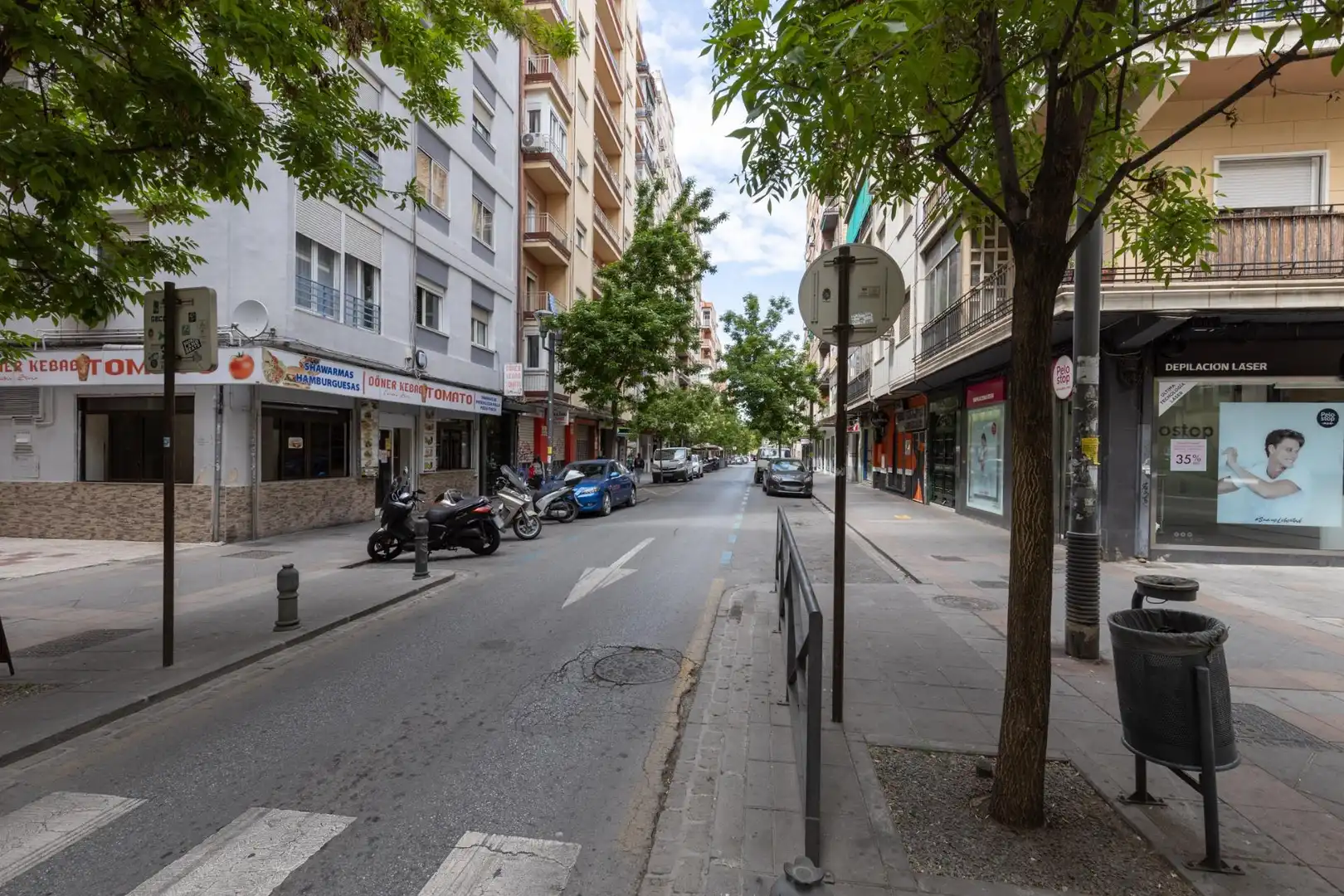 Außenansicht von Wohnung zum Verkauf in Granada mit Parkett
