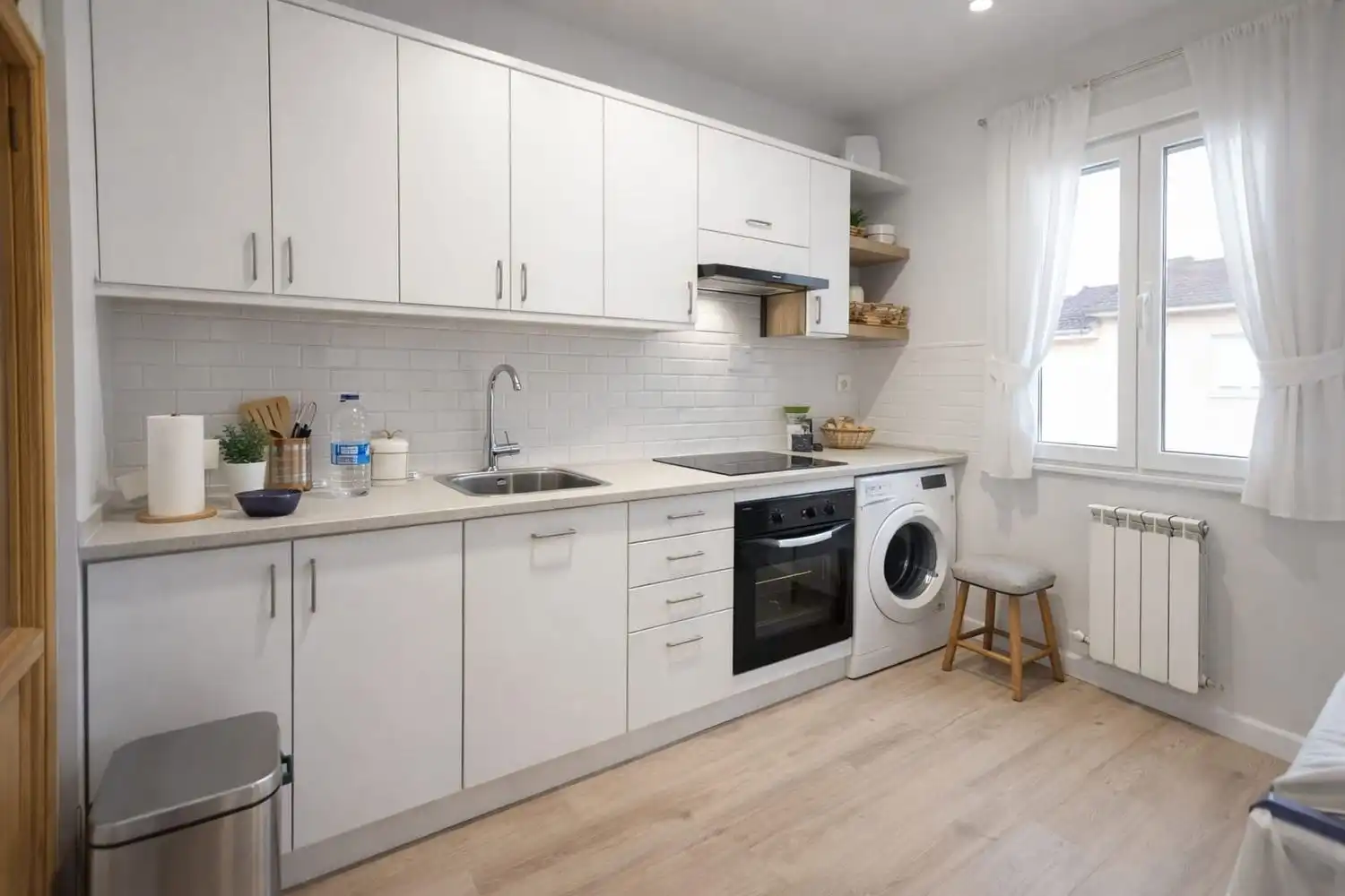 Cocina de Piso en venta en Avilés con Calefacción, Trastero y Piscina