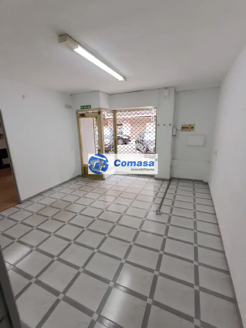 Locale commerciale in affitto a Martos, imagen 6