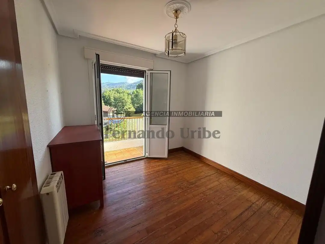 Schlafzimmer von Wohnung zum Verkauf in Iurreta mit Privatgarten, Abstellraum und Balkon