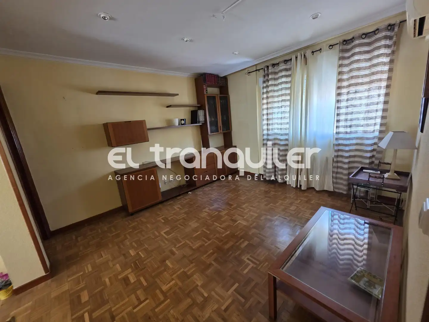 Sala de estar de Piso de alquiler en Madrid con Aire acondicionado, Parquet y Amueblado