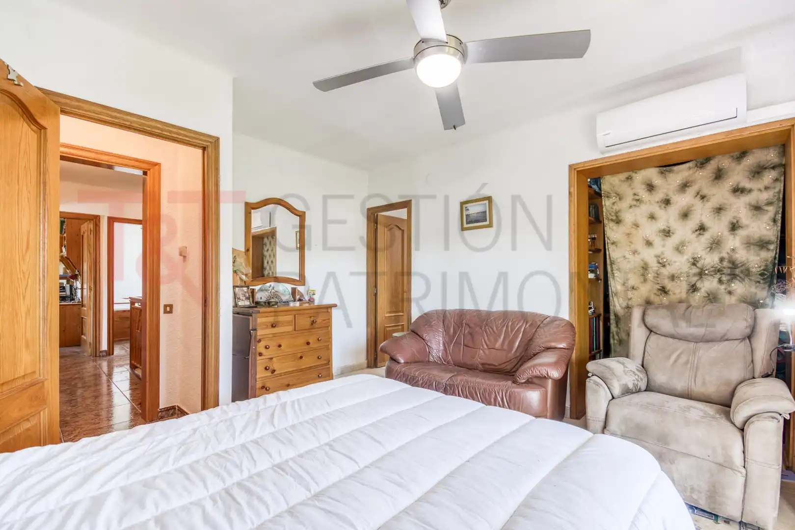 Habitación de Casa o chalet en venta en Pineda de Mar con Aire acondicionado, Calefacción y Jardín privado