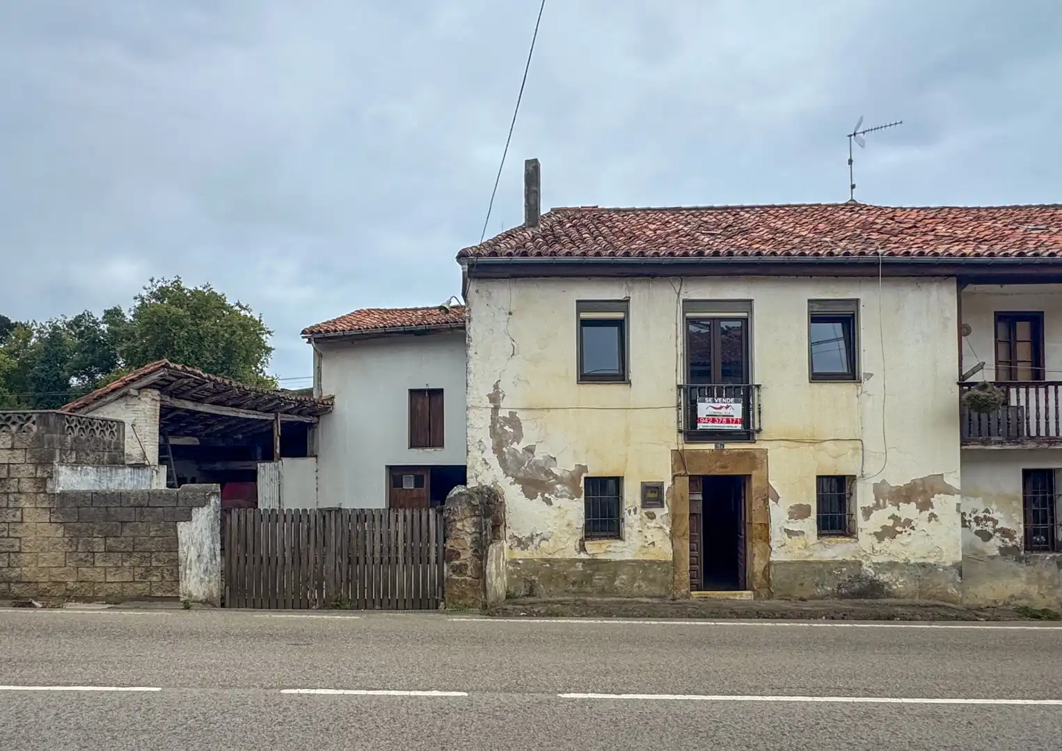 Vista exterior de Casa adosada en venta en Alfoz de Lloredo con Terraza