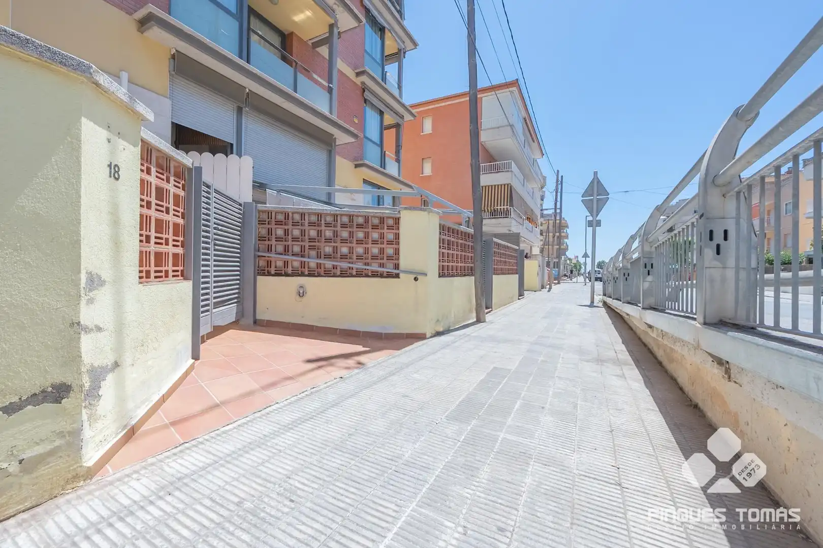 Außenansicht von Wohnung zum Verkauf in Calafell mit Klimaanlage und Balkon