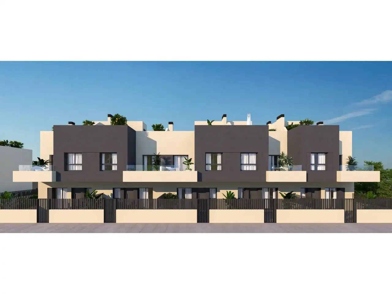 Vista exterior de Casa adosada en venda en Vélez-Málaga amb Aire condicionat, Terrassa i Piscina comunitària