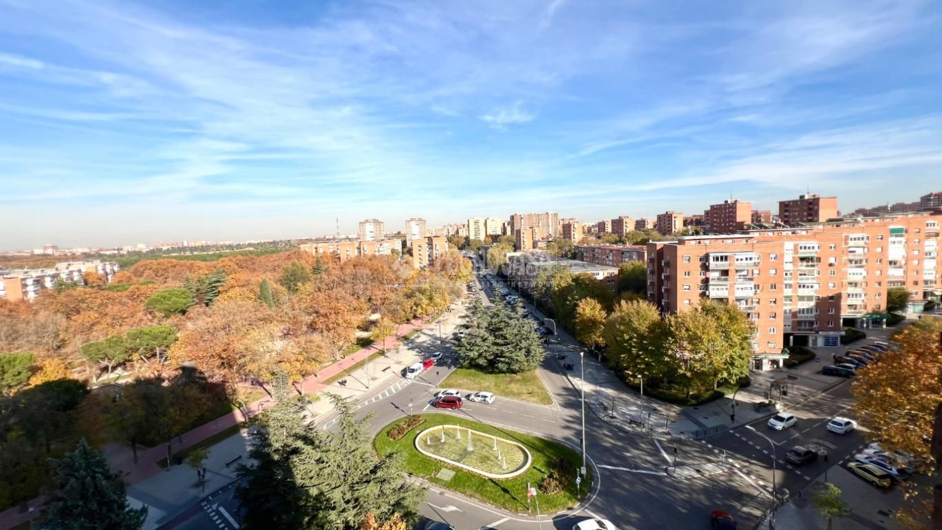 Vista exterior de Piso en venta en  Madrid Capital con Calefacción, Parquet y Terraza