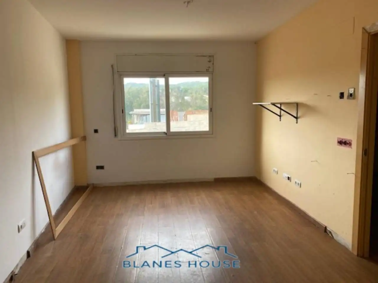 Dormitori de Apartament en venda en Blanes amb Parquet
