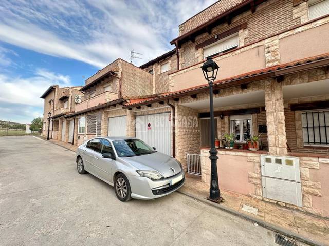 Casa adosada en Venta en Yebra