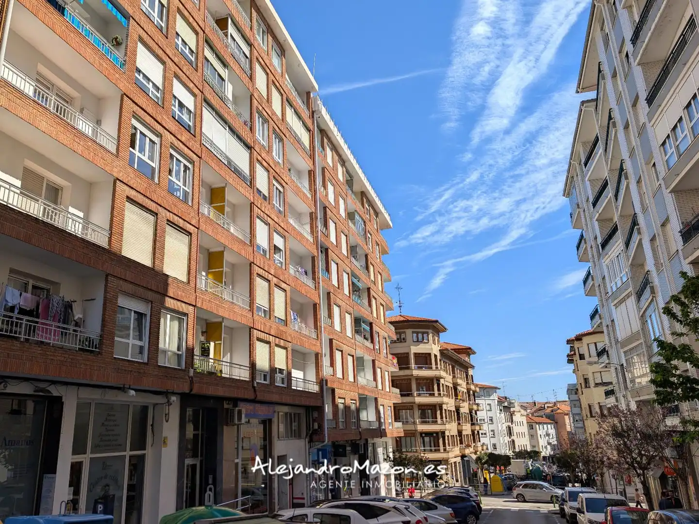 Vista exterior de Pis en venda en Castro-Urdiales amb Calefacció, Parquet i Terrassa