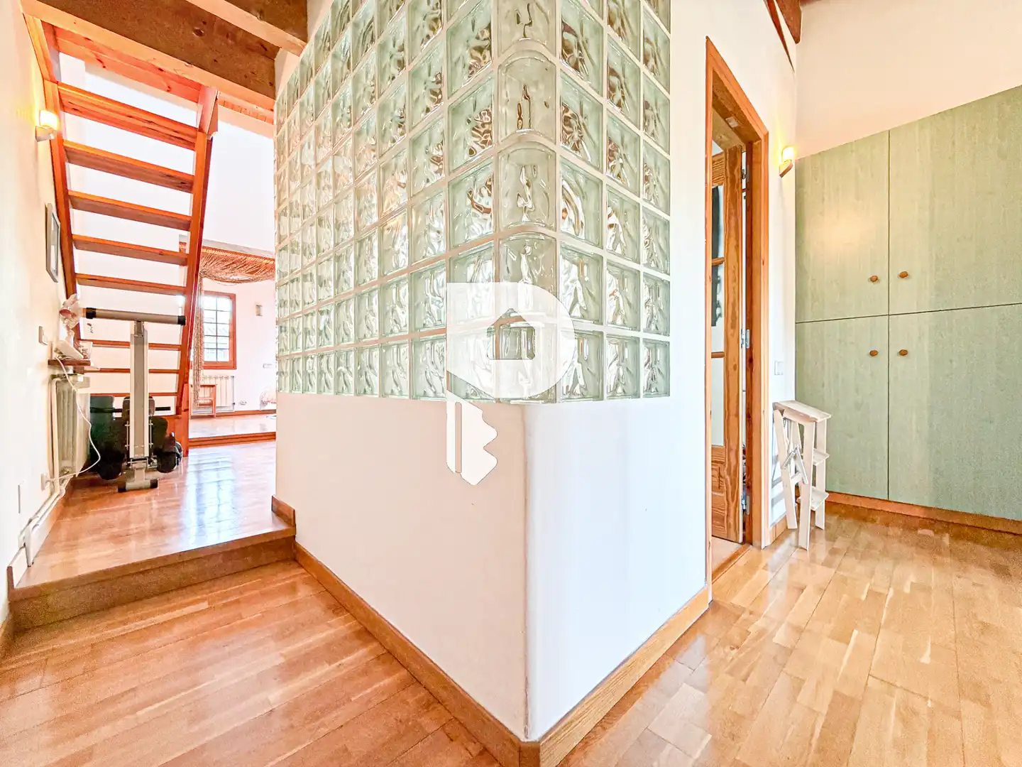 Casa adosada en venta en Sant Vicenç Dels Horts con Aire acondicionado, Calefacción y Jardín privado