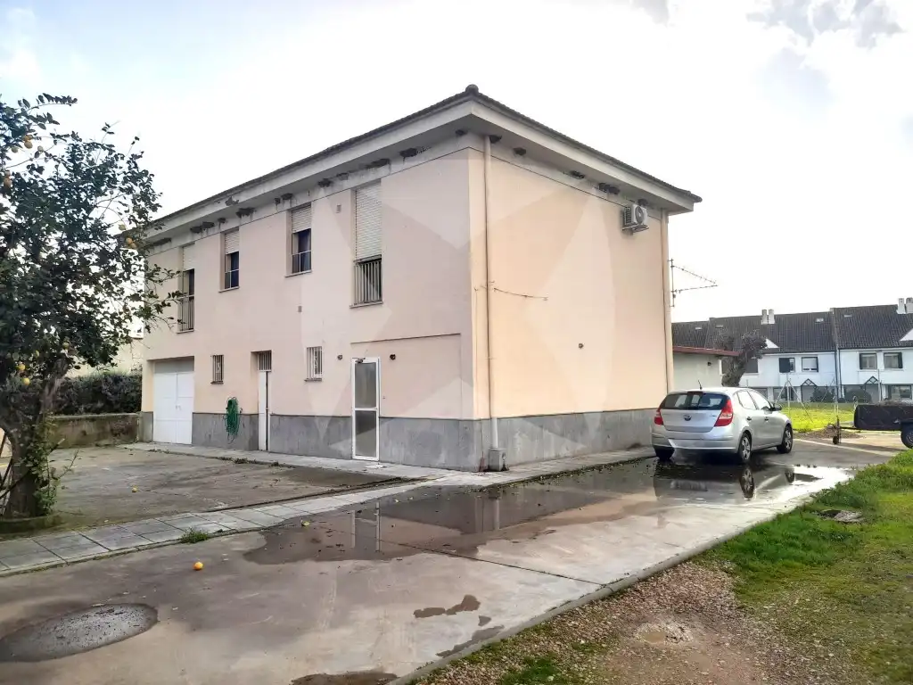 Vista exterior de Casa o xalet en venda en Badajoz amb Aire condicionat, Jardí privat i Traster