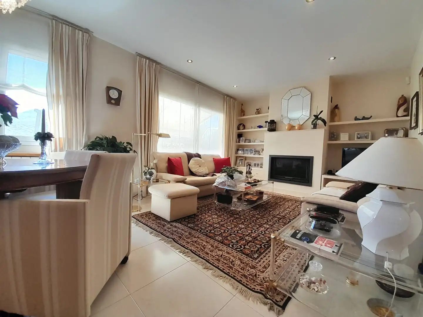 Sala de estar de Casa adosada en venta en Santa Pau con Aire acondicionado, Calefacción y Terraza