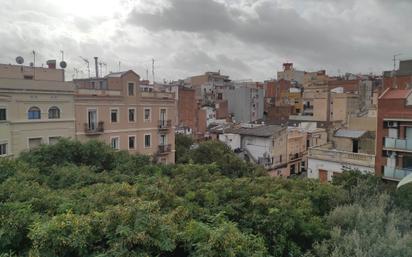 Vista exterior de Pis en venda en L'Hospitalet de Llobregat amb Aire condicionat i Balcó