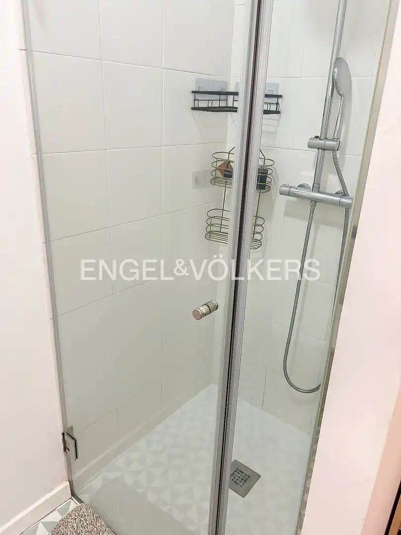 Bathroom of Flat for rent in Madrid  with Air Conditioner, Heating and Furnished