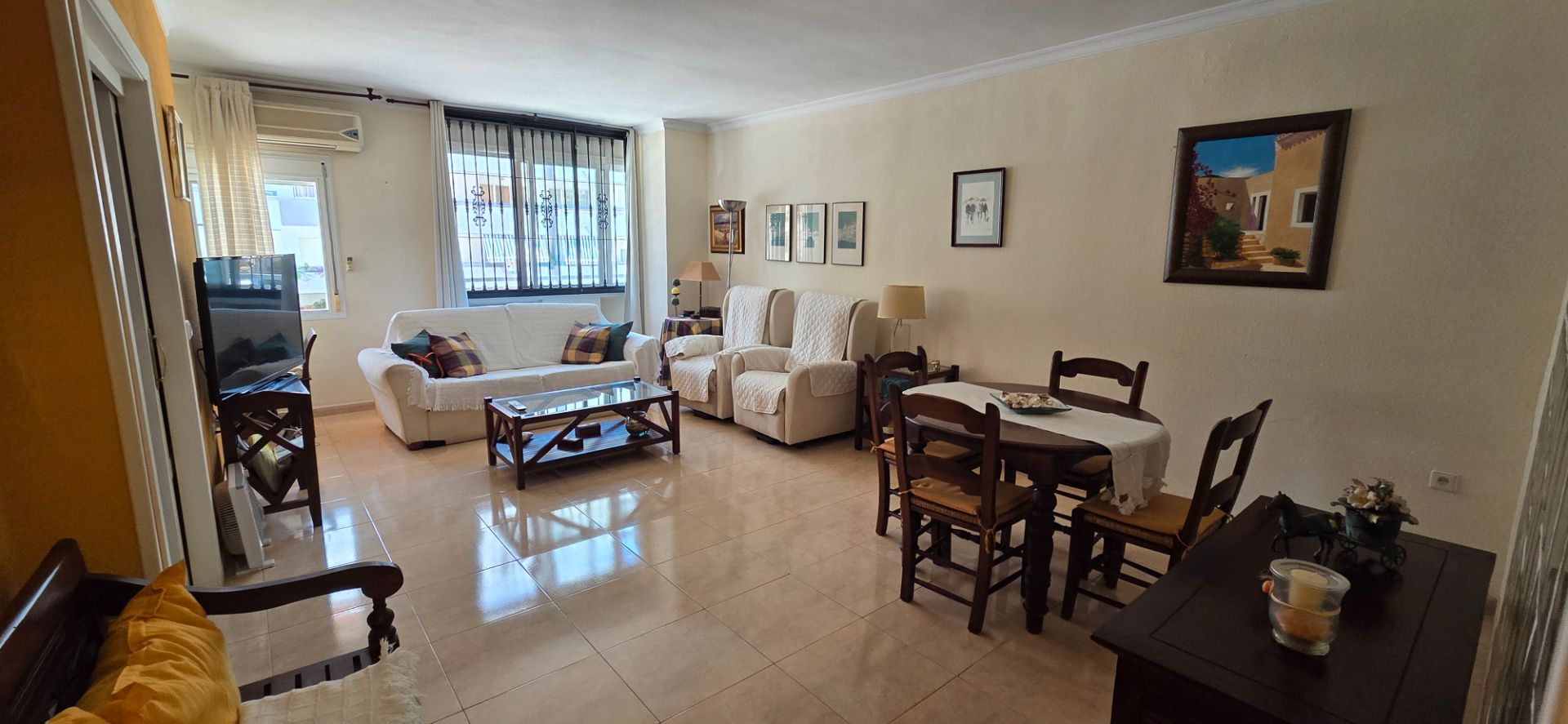 Sala d'estar de Apartament de lloguer en Fuengirola amb Moblat