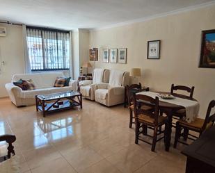 Sala d'estar de Apartament de lloguer en Fuengirola amb Moblat