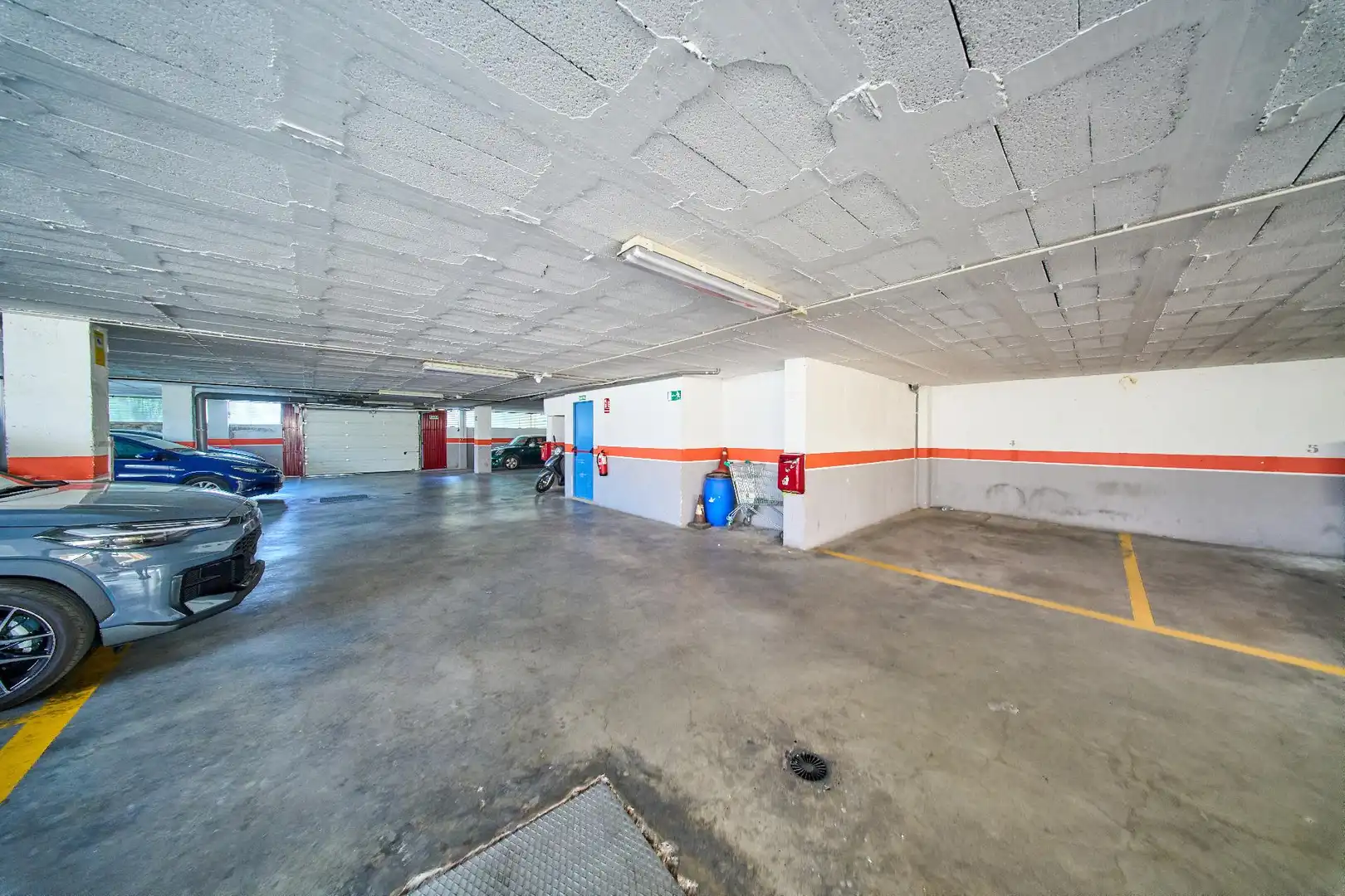 Parking de Piso en venta en Granada con Aire acondicionado, Calefacción y Trastero