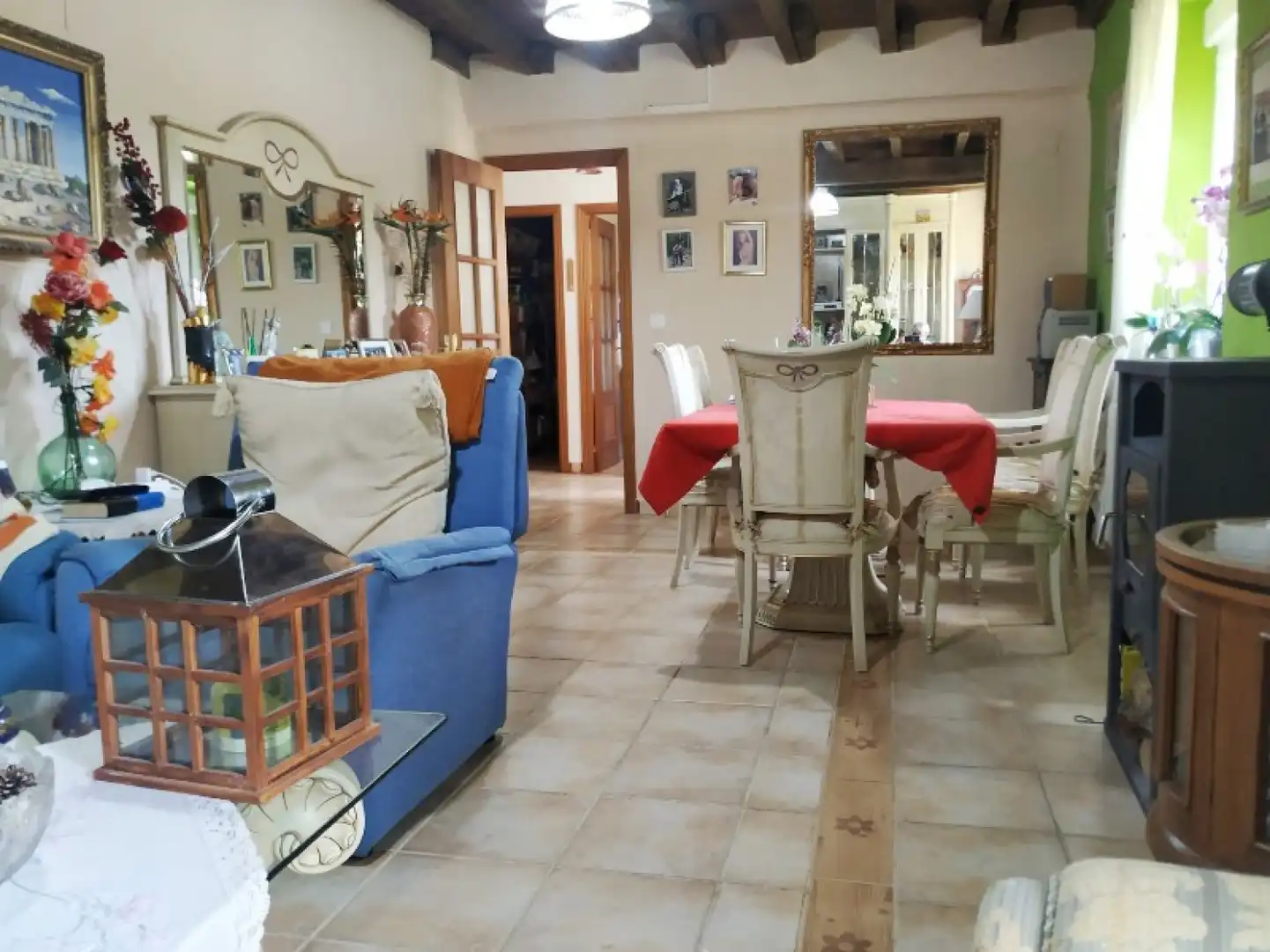 Menjador de Casa o xalet en venda en Valle de Valdelucio amb Calefacció, Jardí privat i Parquet