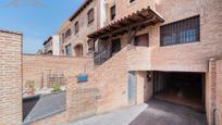 Vista exterior de Casa o xalet en venda en Navalcarnero amb Aire condicionat, Terrassa i Piscina