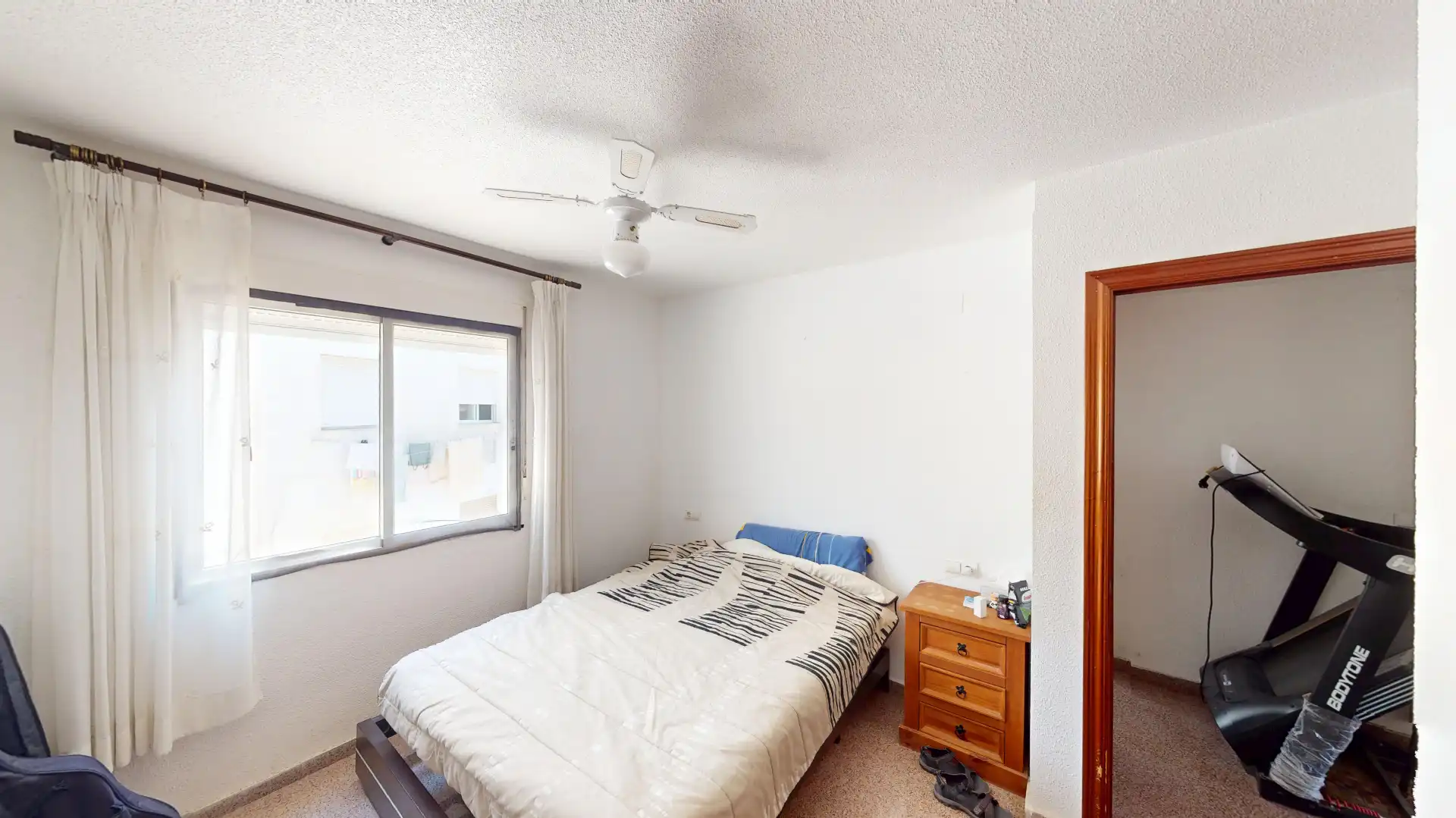 Schlafzimmer von Dachboden zum Verkauf in Alicante / Alacant mit Klimaanlage und Terrasse