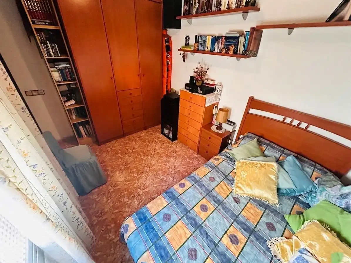 Habitación de Piso en venta en L'Hospitalet de Llobregat con Amueblado y Balcón