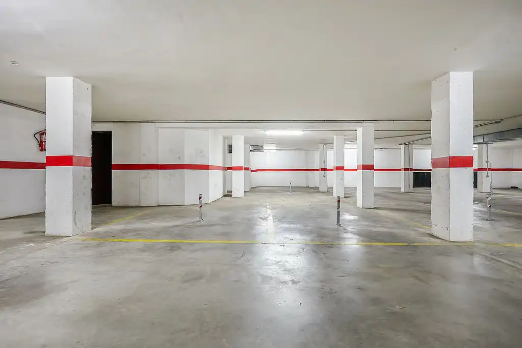 Parking for sale in Av Pais Valenciano, imagen 2