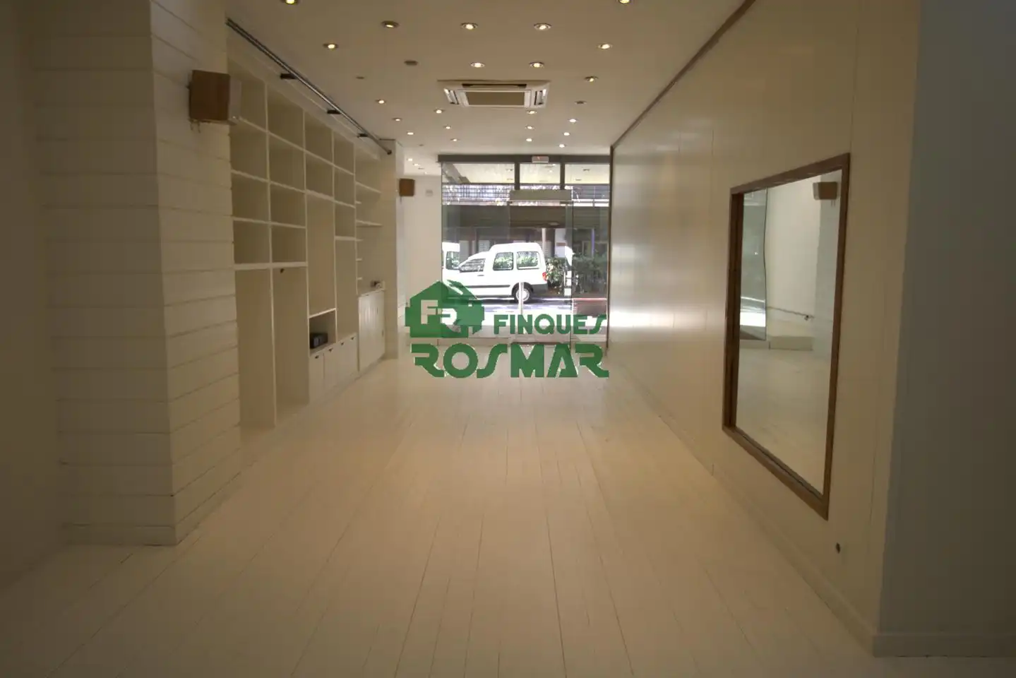 Locale commerciale in vendita a Centre