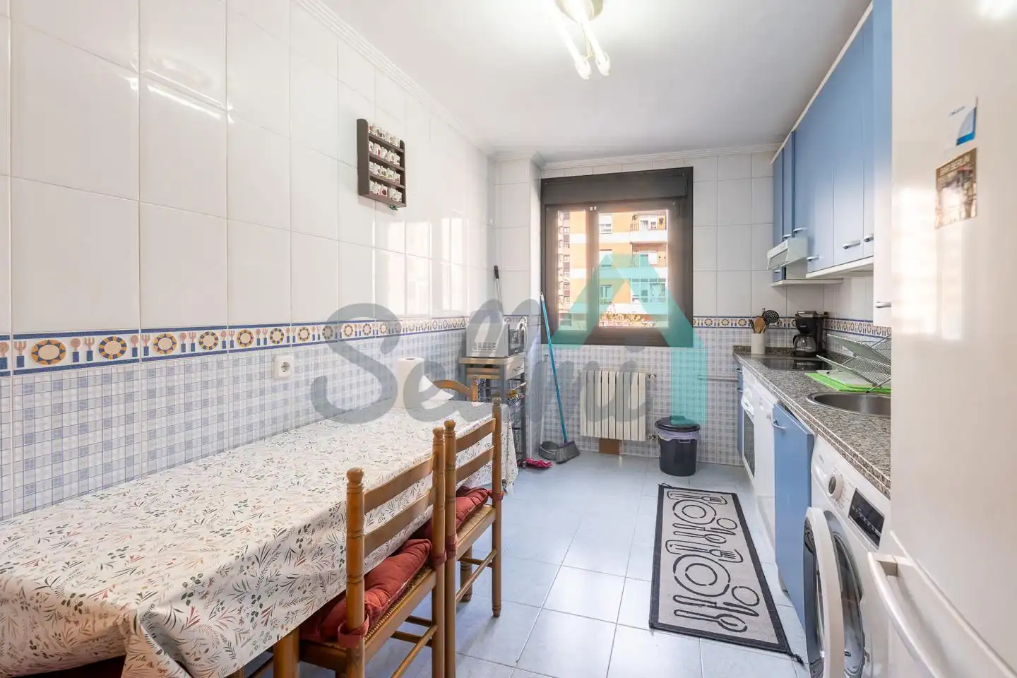 Kitchen of Flat for rent in Oviedo   with Heating, Parquet flooring and Furnished