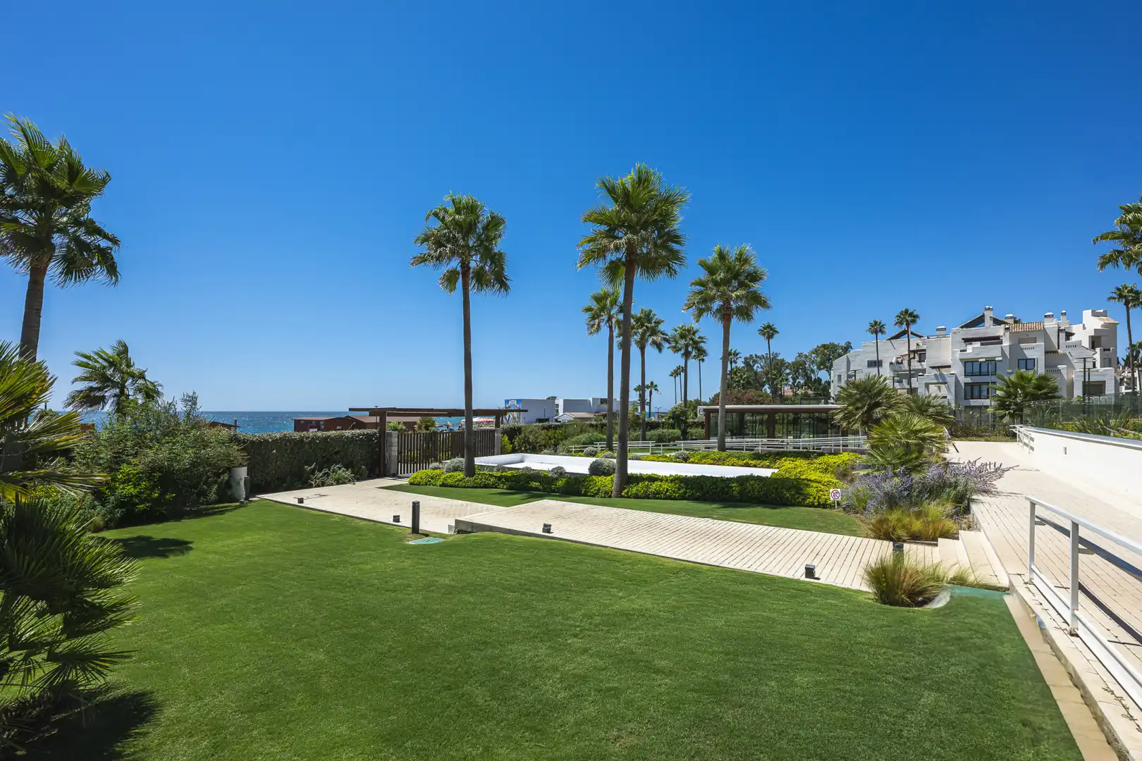 Jardí de Apartament en venda en Estepona amb Aire condicionat, Terrassa i Traster