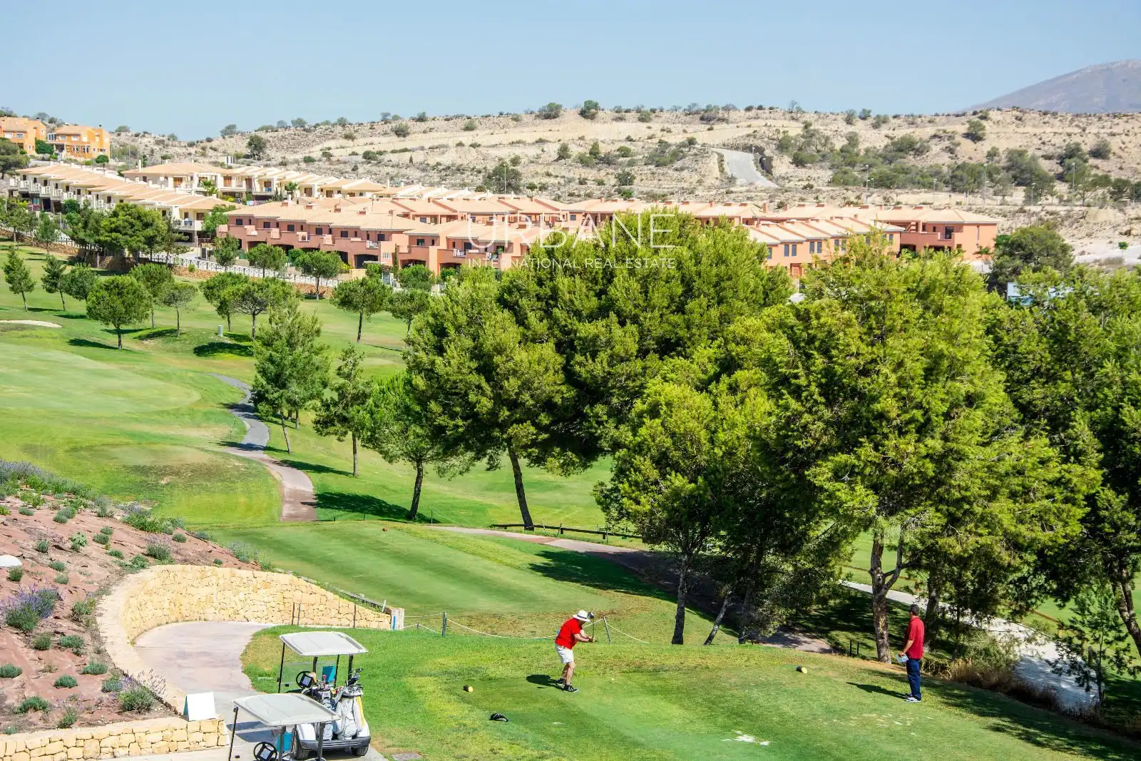 Vista exterior de Dúplex en venda en Monforte del Cid amb Aire condicionat, Calefacció i Jardí privat