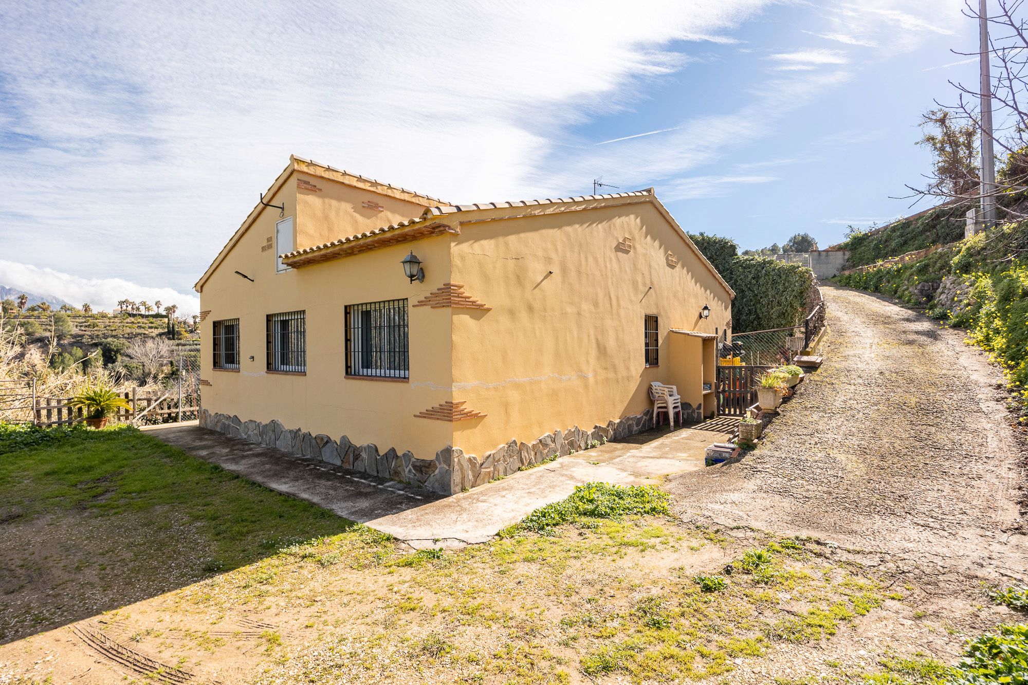 Vista exterior de Finca rústica en venda en Polop amb Moblat