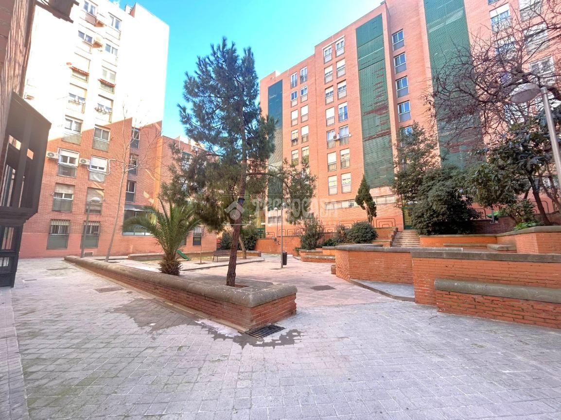 Exterior view of Flat for sale in  Madrid Capital  with Air Conditioner