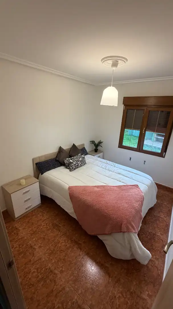 Schlafzimmer von Haus oder Chalet zur Miete in Gijón  mit Heizung, Privatgarten und Möbliert