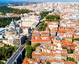 Vista exterior de Pis en venda en  Madrid Capital amb Balcó i Alarma