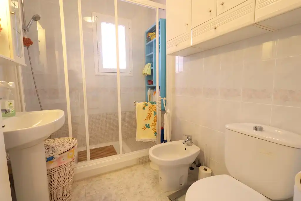 Bany de Apartament en venda en Orihuela amb Aire condicionat, Calefacció i Terrassa