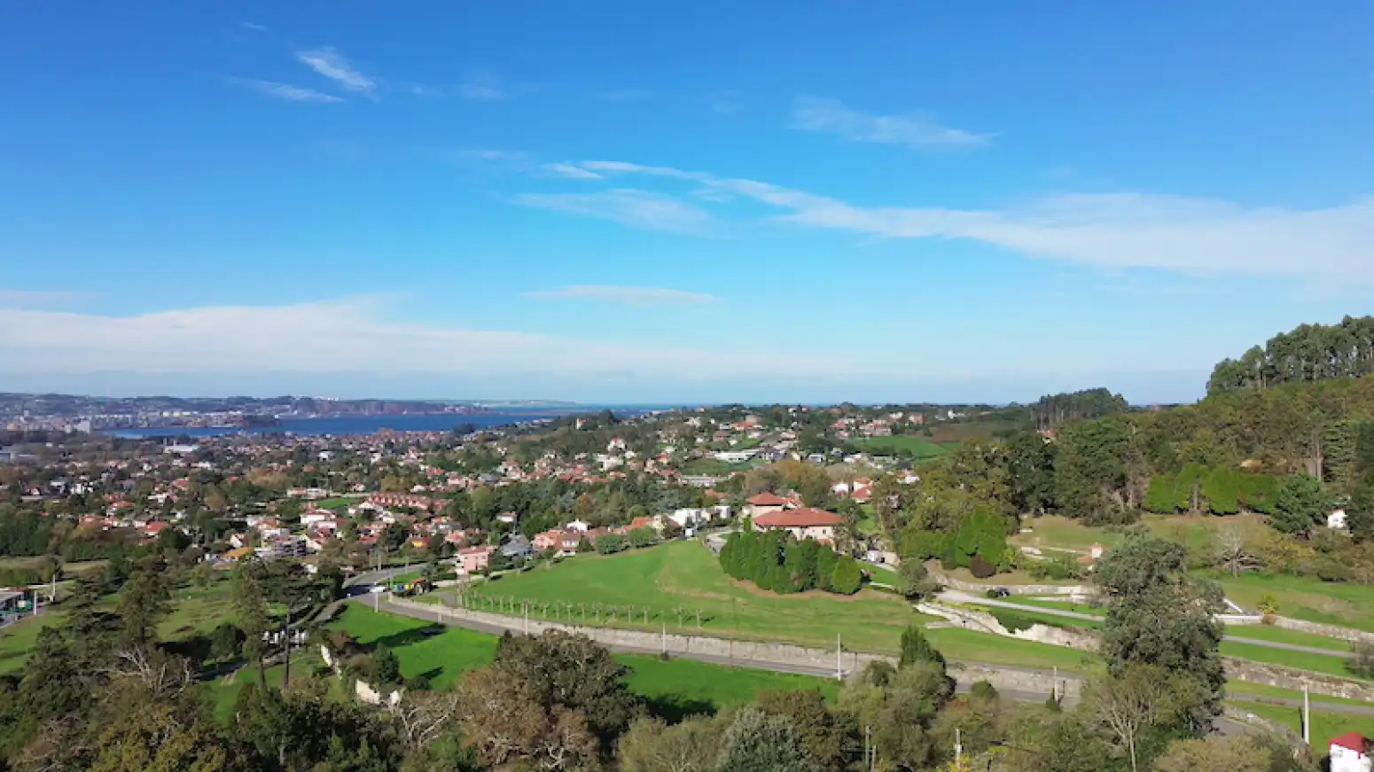 Vista exterior de Casa o xalet en venda en Gijón  amb Calefacció, Parquet i Terrassa