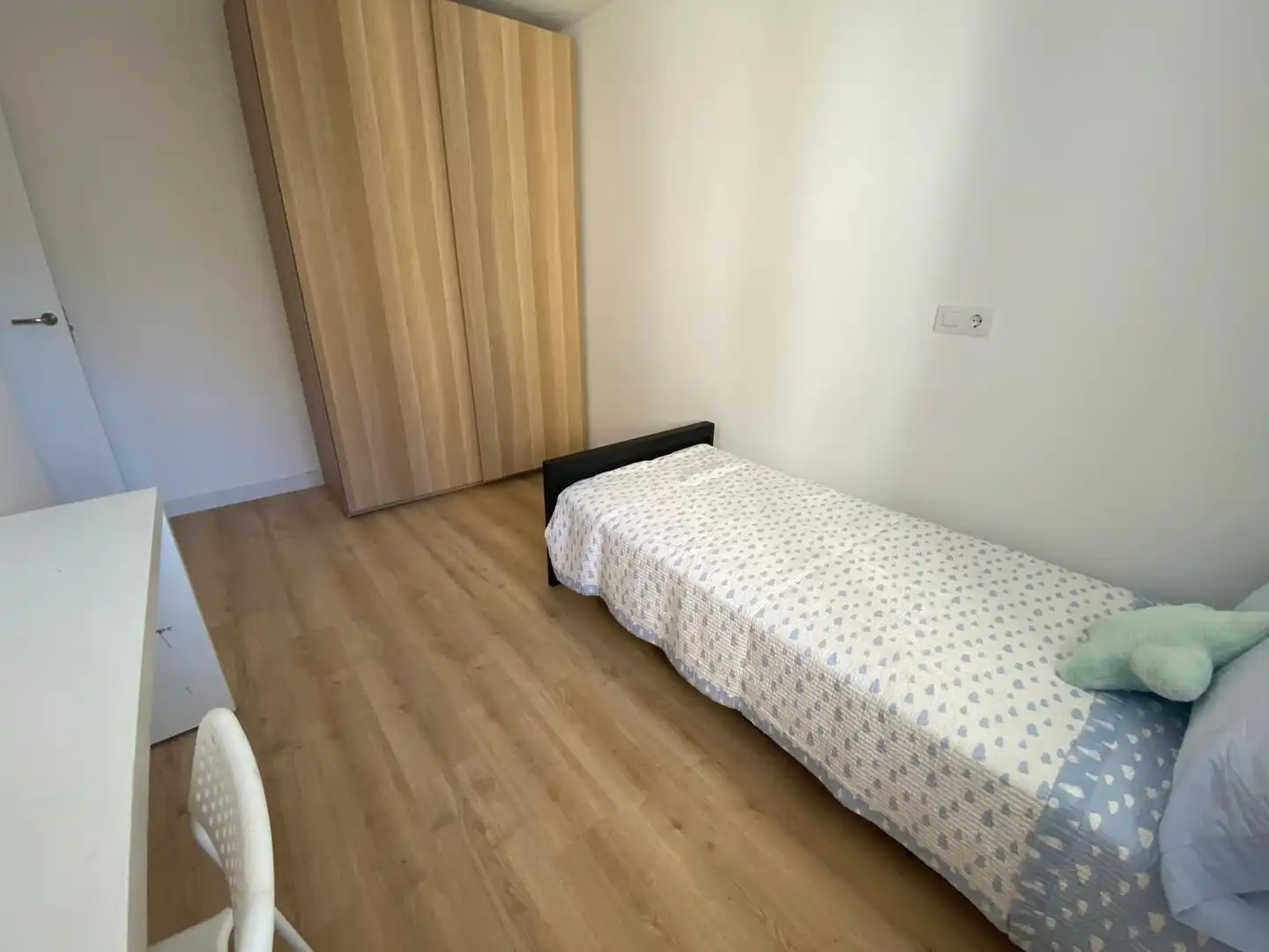 Bedroom of Flat for rent in Albacete  with Air Conditioner, Heating and Parquet flooring