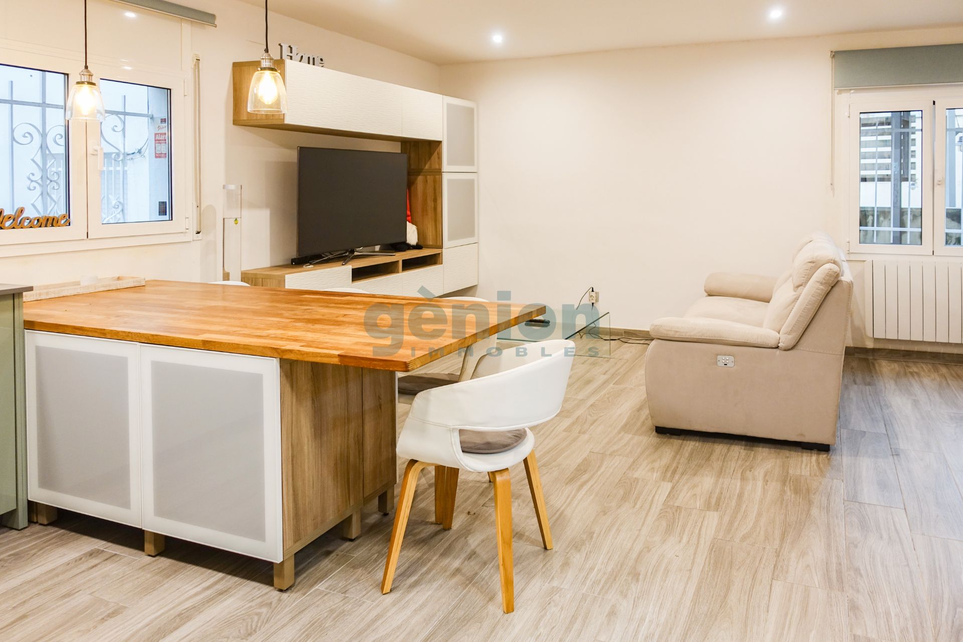 Living room of Planta baja for sale in Girona Capital  with Heating and Furnished