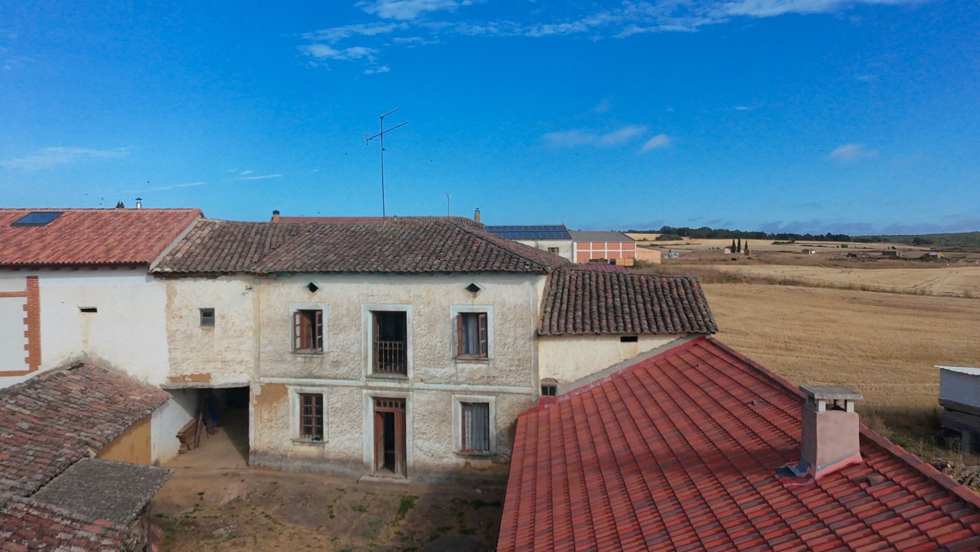 Vista exterior de Casa o xalet en venda en Collazos de Boedo amb Jardí privat, Traster i Moblat